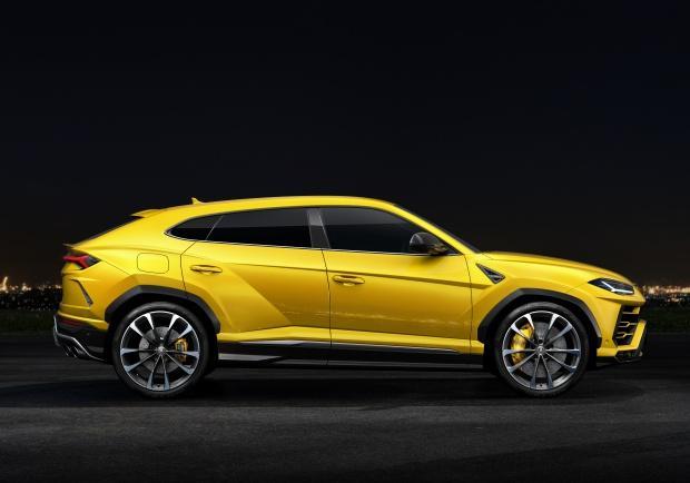 Lamborghini Urus profilo