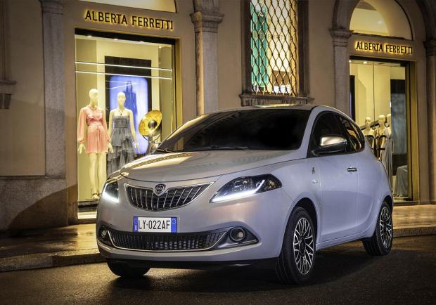 Lancia Ypsilon Alberta Ferretti foto immagine