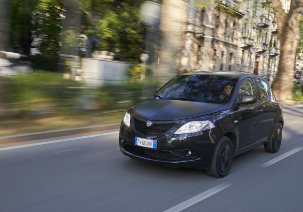 Lancia Ypsilon Black and Noir colore