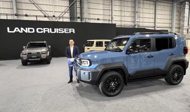 Land Cruiser FJ - in mostra