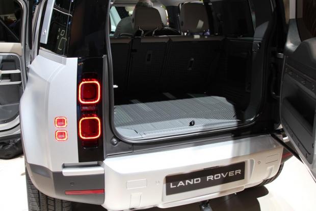 Land Rover, la nuova Defender a Francoforte 2019 03