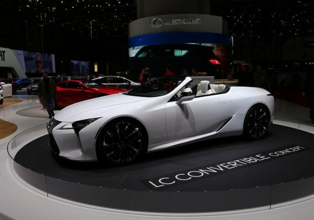 Lexus, due anteprime al Salone di Ginevra 17