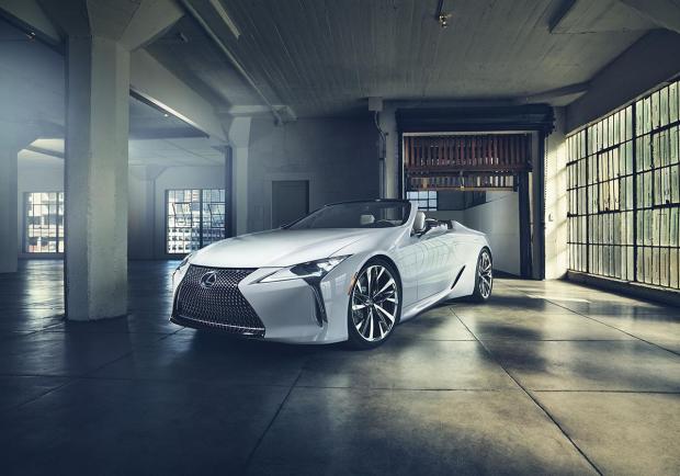 Lexus, due anteprime al Salone di Ginevra 01