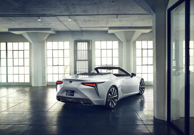 Lexus, due anteprime al Salone di Ginevra 02