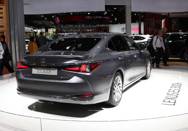 Lexus ES 300h Salone di Parigi posteriore