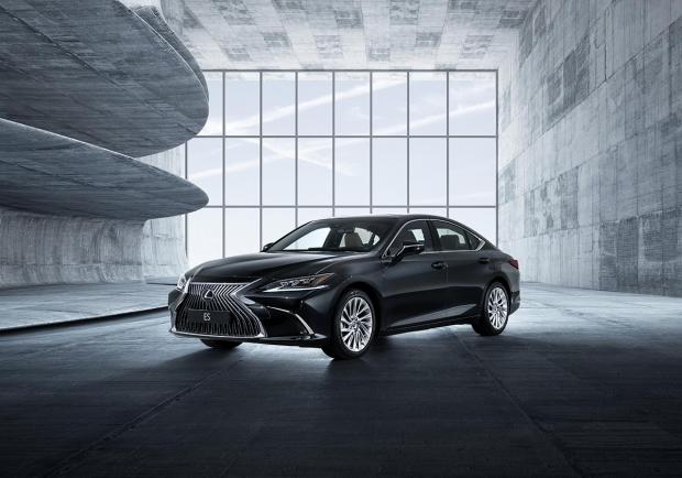 Lexus, quante novità al Salone di Parigi 05