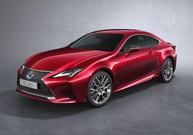 Lexus, a Parigi la nuova coupé RC Hybrid 02