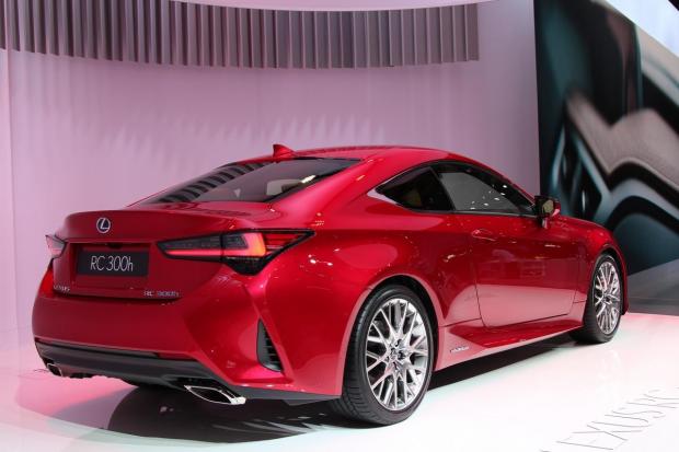 Lexus RC 300h Salone di Parigi posteriore