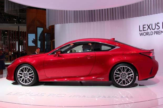 Lexus RC 300h Salone di Parigi profilo