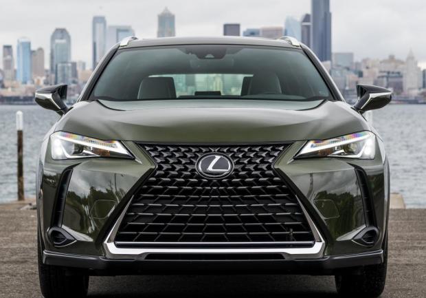 Lexus UX immagine