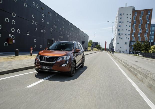 Mahindra XUV500 2019 immagine