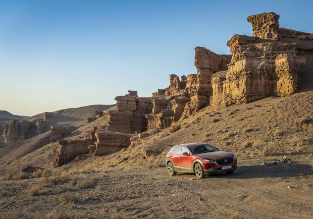 Mazda CX-30, il test della Suv dal Kazakistan alla Cina 05