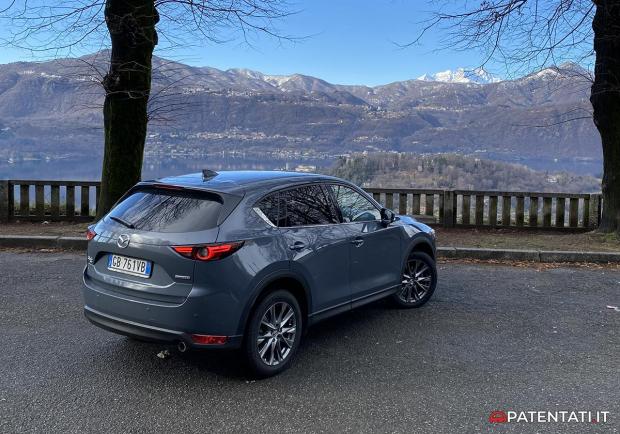 Mazda CX-5 Skyactive-D AWD foto posteriore