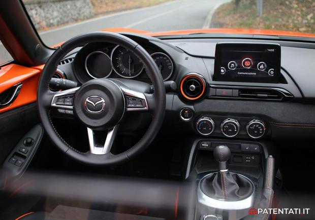 Mazda MX-5 30th Anniversary RF plancia