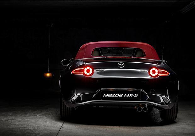 Mazda MX-5, in arrivo 71 Cherry Edition 01