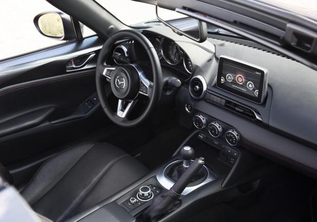foto-mazda-mx-5-rf-sport-interni-patentati