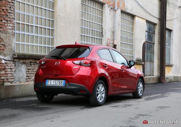 Mazda2 1.5 90 CV Skyactiv-G posteriore