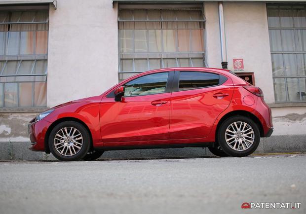 Mazda2 Hybrid 2020 profilo