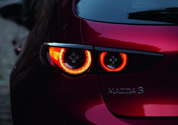 Mazda3, il test drive della nuova hatchback giapponese 09