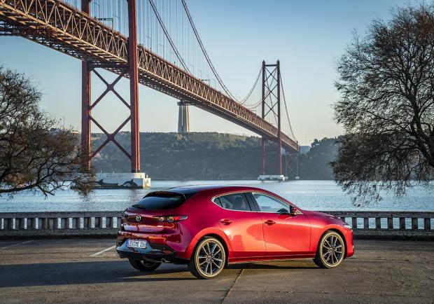 Mazda3, il test drive della nuova hatchback giapponese 12