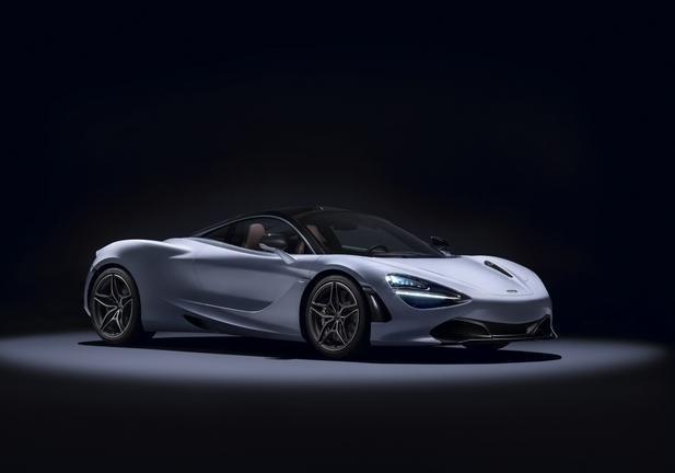 McLaren 720S bianca