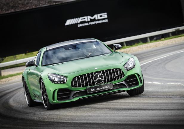 Mercedes AMG GT R tre quarti anteriore