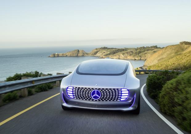 Mercedes-Benz F 015 Luxury in Motion anteriore