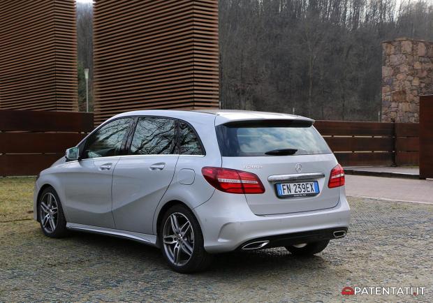 Mercedes Classe B 200 d Automatic tre quarti posteriore 2