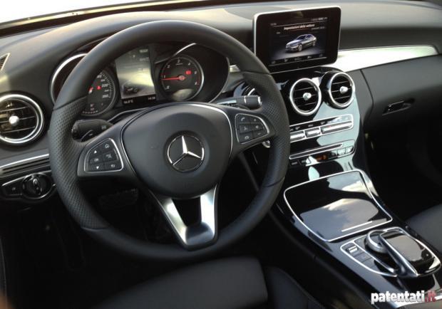 Mercedes Classe C 300 h interni