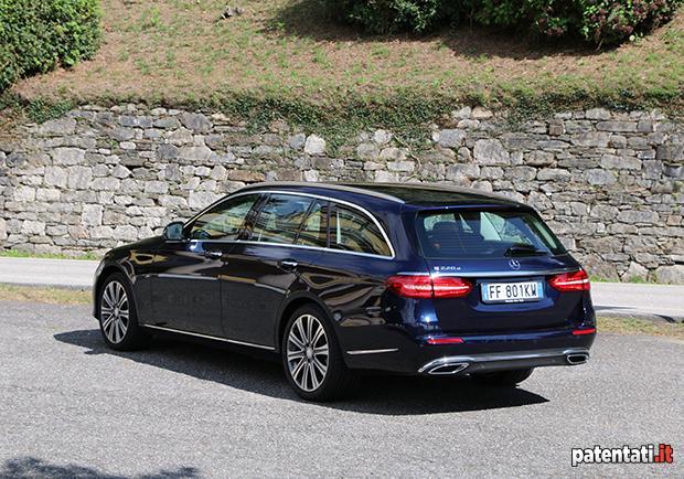 Mercedes Classe E 220 d SW tre quarti posteriore