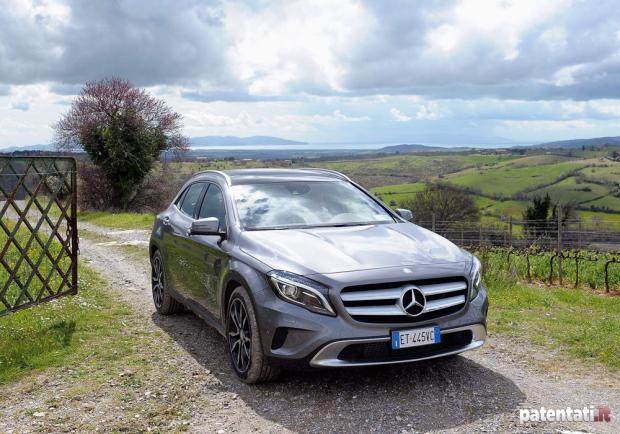 Mercedes GLA 200 CDI tre quarti anteriore