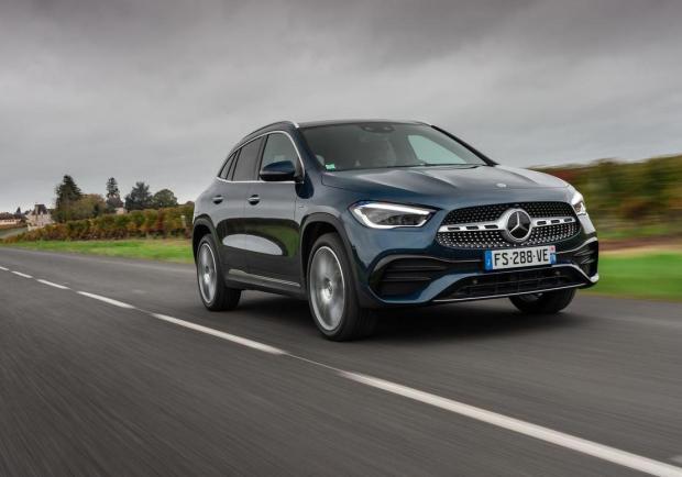 Mercedes GLA 200 d AMG Line anteriore