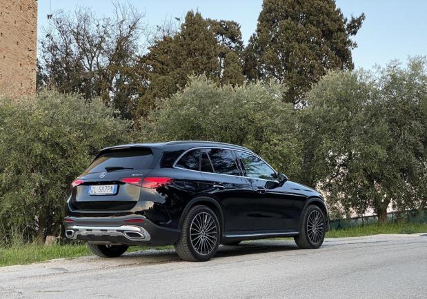 Mercedes GLC 220d 2023 amg line pic