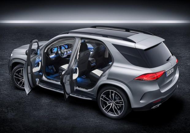 Mercedes GLE porte aperte