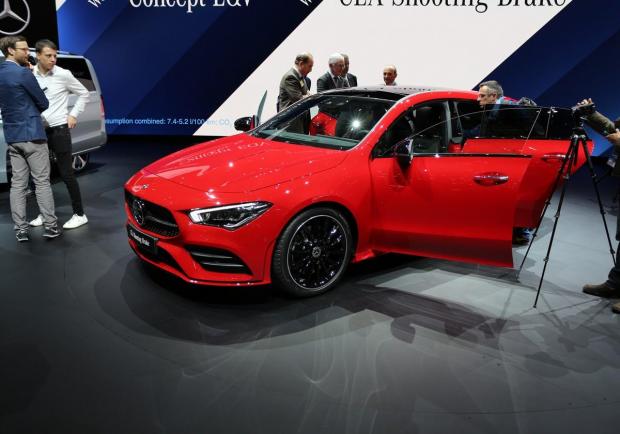 Mercedes, presentata la nuova CLA Coupé e Shooting Brake 01