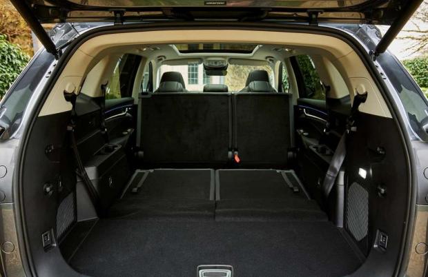 MG MGS9 PHEV - bagagliaio