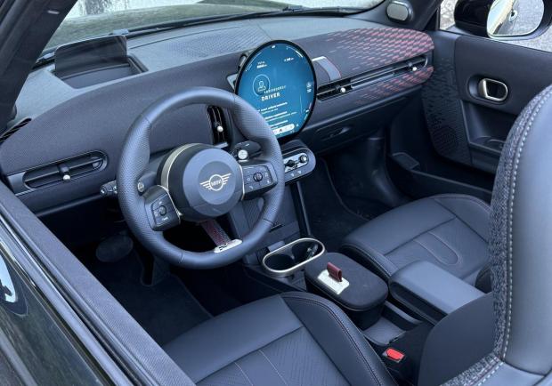 Mini Cabrio John Cooper Works 4