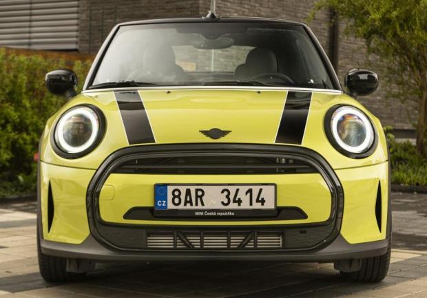 Mini Cooper Cabrio auto sportiva