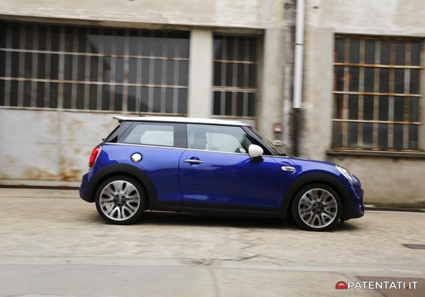 Mini Cooper SD su strada