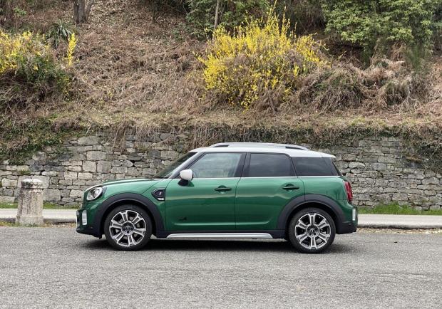 Mini Countryman Cooper SD All4 Racing Green laterale