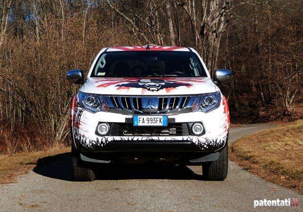 Mitsubishi L200 Double Cab 2.4 DI-D 4WD anteriore