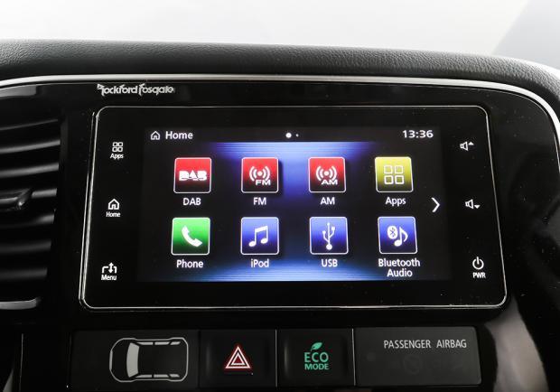 Mitsubishi Outlander my 2017 infotainment