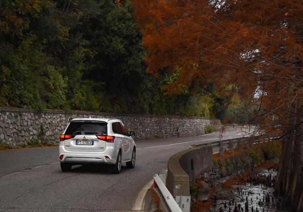 Mitsubishi Outlander PHEV 2019 posteriore