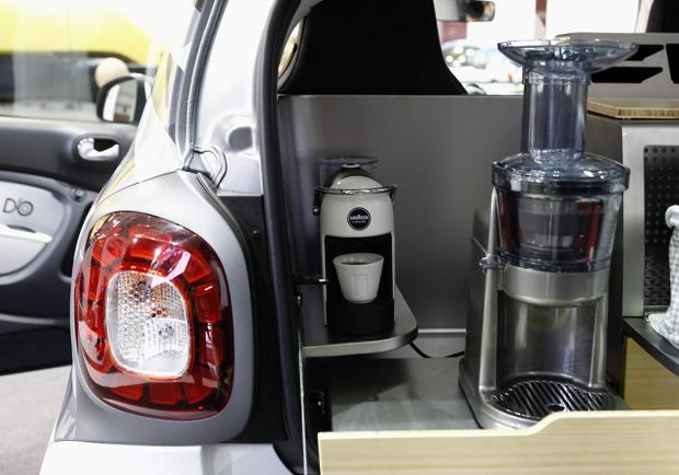 Motorshow di Bologna 2016 Smart Forfood Lavazza Jolie