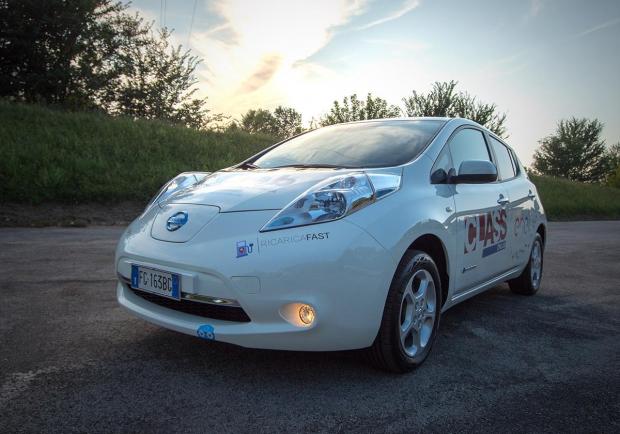 Nissan Leaf, il Giro d'Italia a zero emissioni