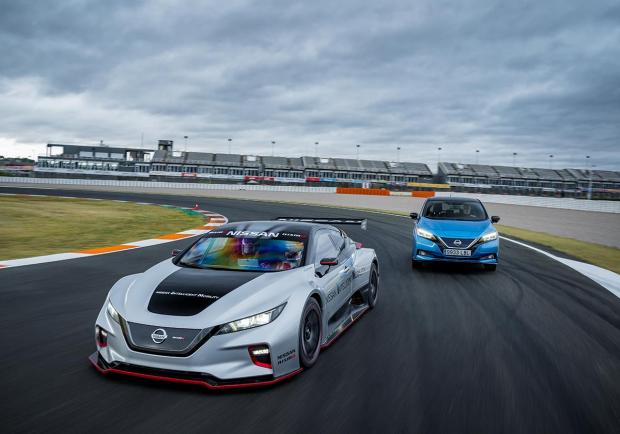 Nissan, la Leaf Nismo RC scende in pista 05