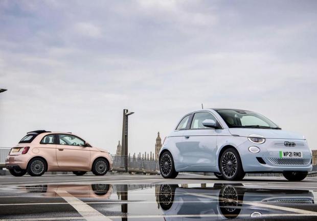 Nuova 500 al News UK Motor Awards