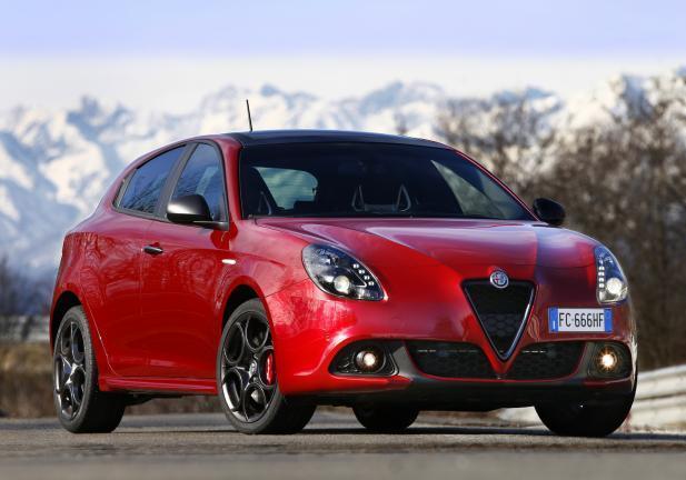 Nuova Alfa Romeo Giulietta rossa