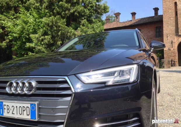 Nuova Audi A4 Avant 2.0 TDI Sport fanali