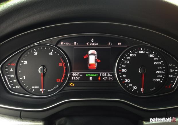 Nuova Audi A4 Avant 2.0 TDI Sport strumentazione